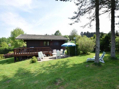  Comfortable cottage near Lake Cherapont, Pension in Limerlé