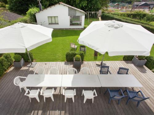  Plush Holiday Home in Nassogne with Private Garden, Pension in Nassogne