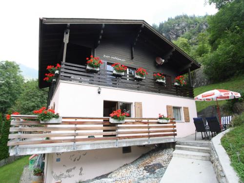 Looked after holiday house with a superb view concerning the Rh nedal - Apartment - Naters