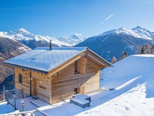 Chalet with Spectacular View of Mountains in Heremence