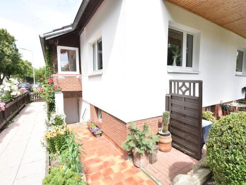 Cozy Apartment in Sudstadt Germany with Parasol