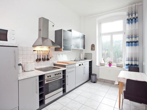 virtuve, Moderne Villa in Borstendorf mit Park in Borstendorf