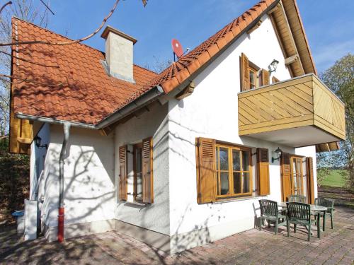 Holiday home in the Kn llgebirge with balcony - Neuenstein