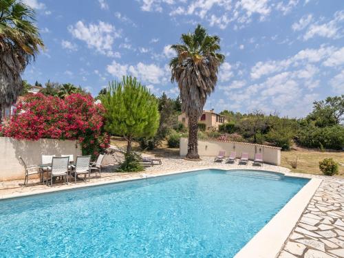 Exquisite Villa in Beaufort with Swimming Pool - Accommodation - Beaufort