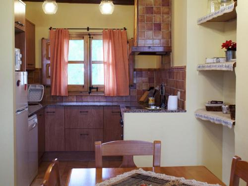 Konyha, Cottage in Maians with Pool and Garden in Castellfullit del Boix