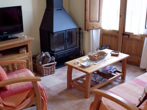 Cottage in Maians with Pool and Garden in Castellfullit del Boix