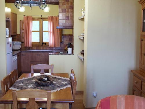 virtuve, Cottage in Maians with Pool and Garden in Castellfullit del Boix