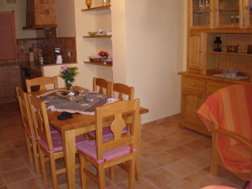 Létesítmények, Cottage in Maians with Pool and Garden in Castellfullit del Boix