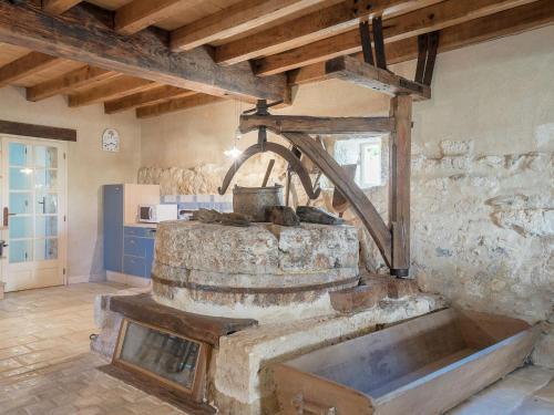 Cozy Holiday Home in Conne-de-Labarde with Private Garden