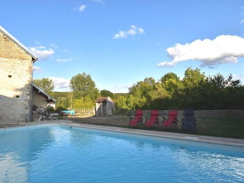 Maisons de vacances Authentic renovated country house with private heated pool