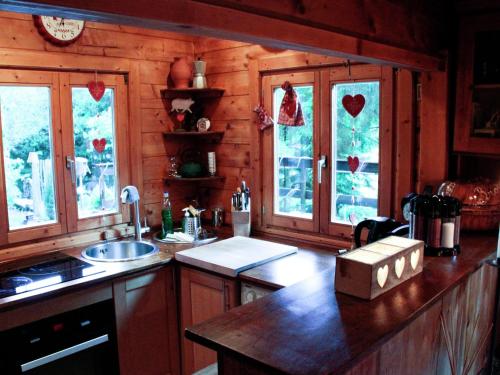 Cosy chalet with private sauna in Bousseviller