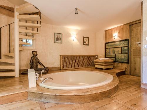 Vannas istaba, Mansion in Sourzac with Private Pool in Sourzac