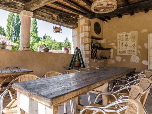 Balkons/terase, Mansion in Sourzac with Private Pool in Sourzac