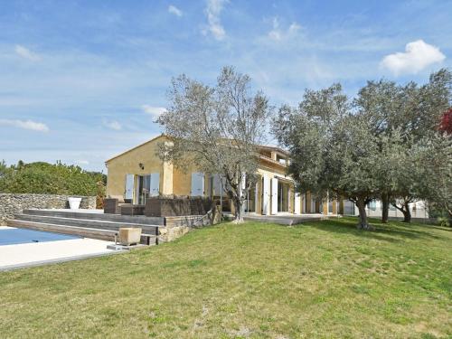 Stylish Villa in South of France with Private Swimming Pool gîte à louer Saint-Quentin-la-Poterie