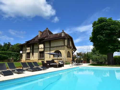 Sumptuous Mansion in Belves with Pool - Location saisonnière - Pays-de-Belvès