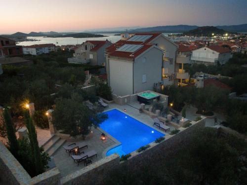 Apartment in Murter near Beach and Pool, Murter (photo 6)