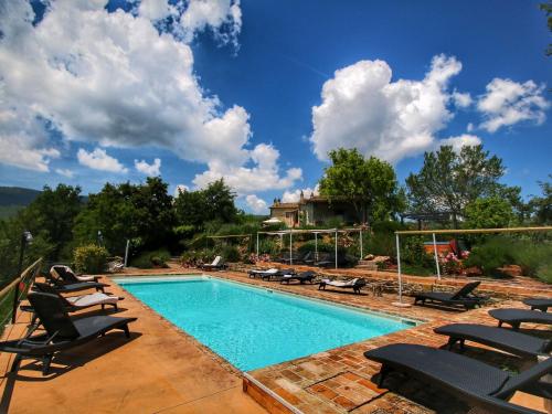  Valley View Farmhouse in Umbertide with Pool and BBQ, Pension in Umbertide bei Ascagnano