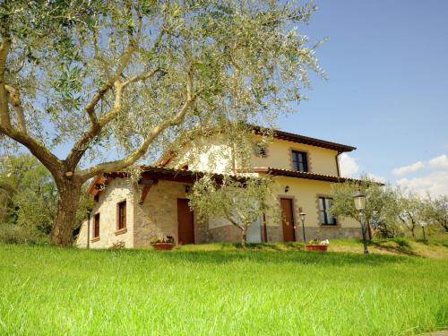  Secluded Mansion in Perugia with Jacuzzi, Pension in Perugia