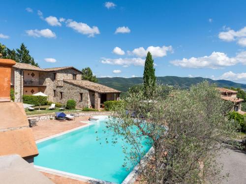 Quaint Holiday Home in Collazzone with Sauna & Whirlpool