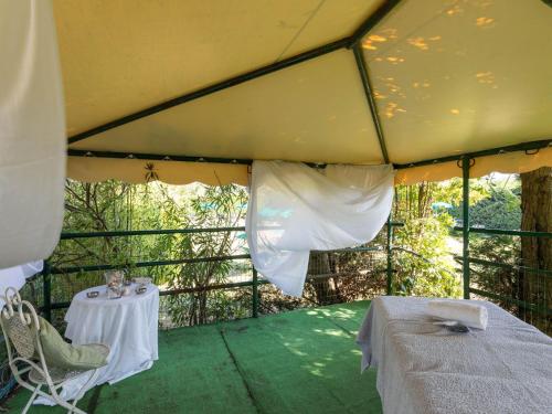 Charming Apartment in Tuoro sul Trasimeno with Swimming Pool - image 4