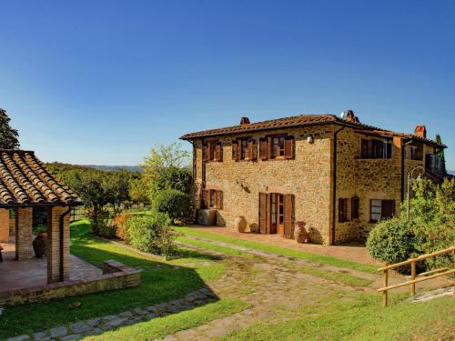 外部景觀, Scenic Farmhouse with Pool in 皮耶韋城
