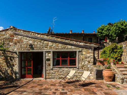 Vacation home in Chianti with pool