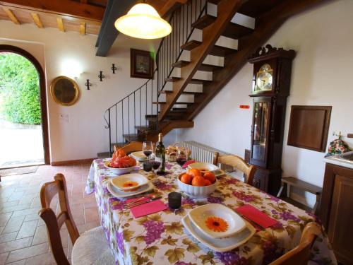 Spacious Farmhouse in Montecarotto with Private Terrace gîte à louer Piagge