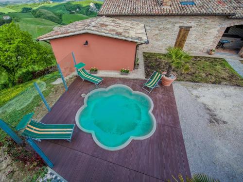 Peldbaseins, Mansion in Sant'Angelo with Valley Views in Sant' Angelo in Vado