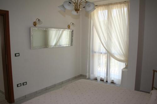 1 queen bed, 1 sofa bed