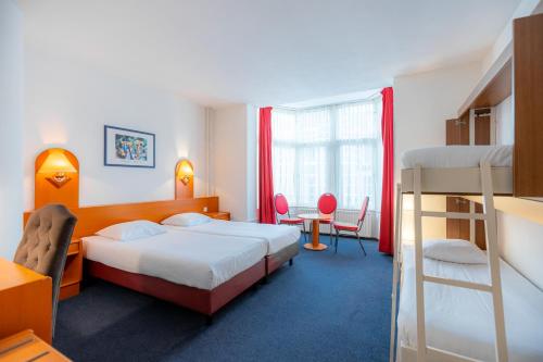 Owl Hotel - image 7