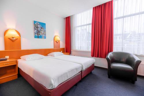 Owl Hotel - image 4