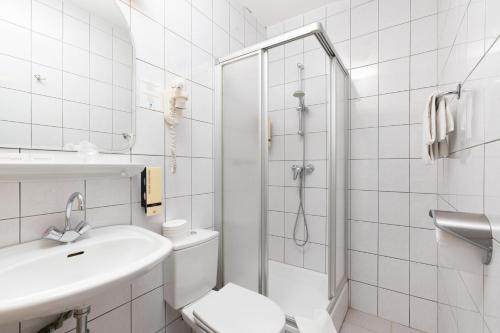 Owl Hotel - image 8