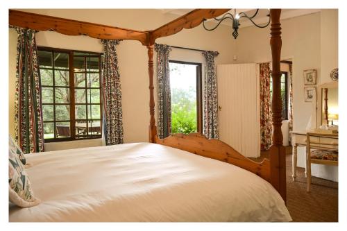 TOAD HALL SELF CATERING COTTAGES.