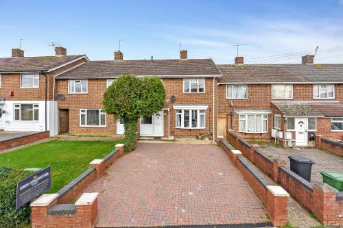 Beautiful Entire House, Close To Harry Potter Studios