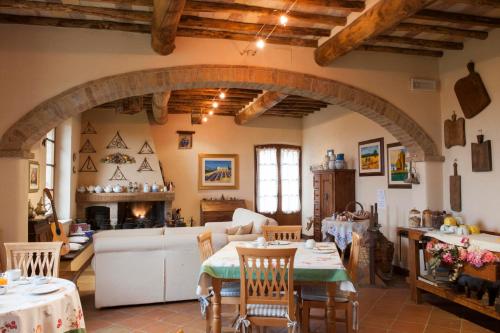 Ресторан, Agriturismo San Giorgio in Монтероні Д"Арбія