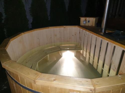 สปา, Casa din Vie, Piscină Încălzită, întreaga locație la 15min de centrul orașului Oradea (Casa din Vie, Piscina Incalzita, intreaga locatie la 15min de centrul orasului Oradea) in บอรส์