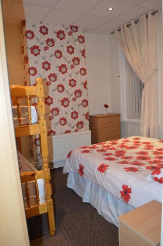 Ayrton House Holiday Apartments - image 2