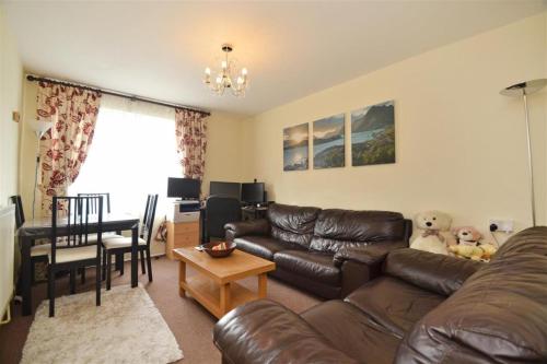 Captivating 1-Bed Apartment in London - image 12