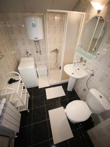 Tramonto Apartment - image 3