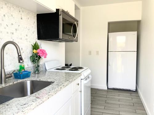 Adorable private apartments in the Heart of Miami! 3