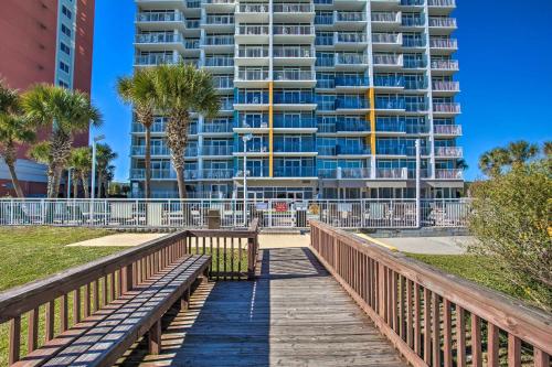 Oceanfront Condo with Lanai Walk to SkyWheel! - image 6