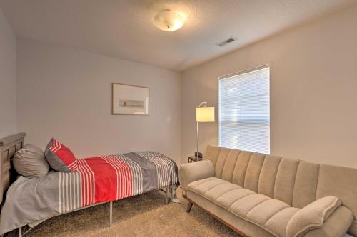 Cozy Cedar Rapids Pad - 2 Blocks to Mercy Care!