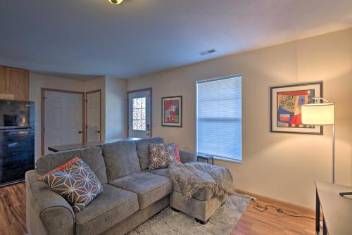 Cozy Cedar Rapids Pad - 2 Blocks to Mercy Care! in Cedar Rapids, USA