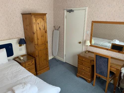 Yelf's Hotel - image 6