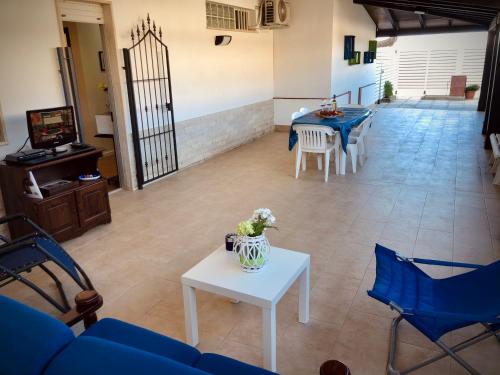 Perla Mare Home ; on the beach, wifi, tv, air c.