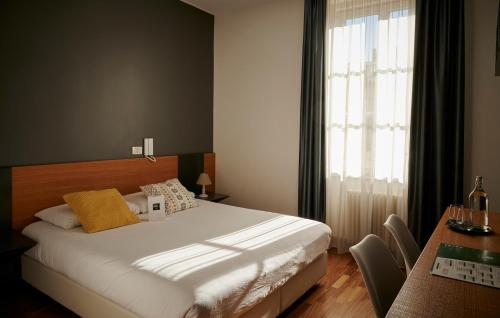 Lainez Rooms & Suites - image 4