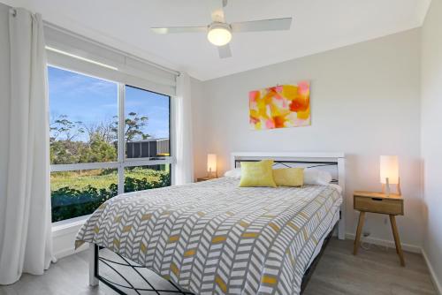 The Friendly Pelican in เมตุง