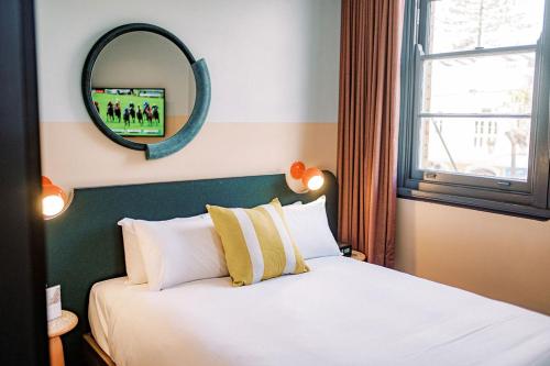 Stay at Hotel Steyne - image 6