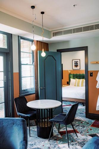 Stay at Hotel Steyne - image 14