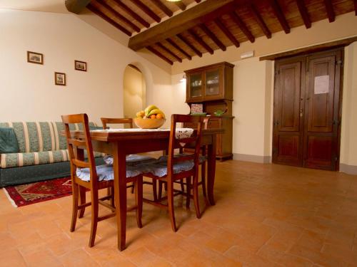  Luxurious Farmhouse in Cortona with Pool in Cortona